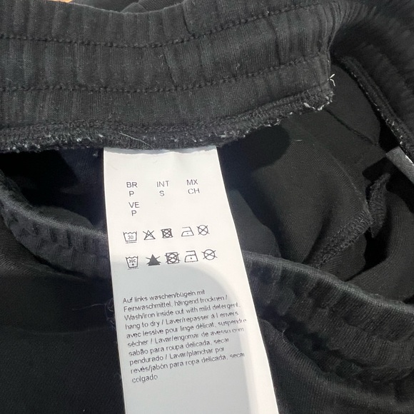 Hugo Boss Headlo 1 Shorts - Picture 8 of 11